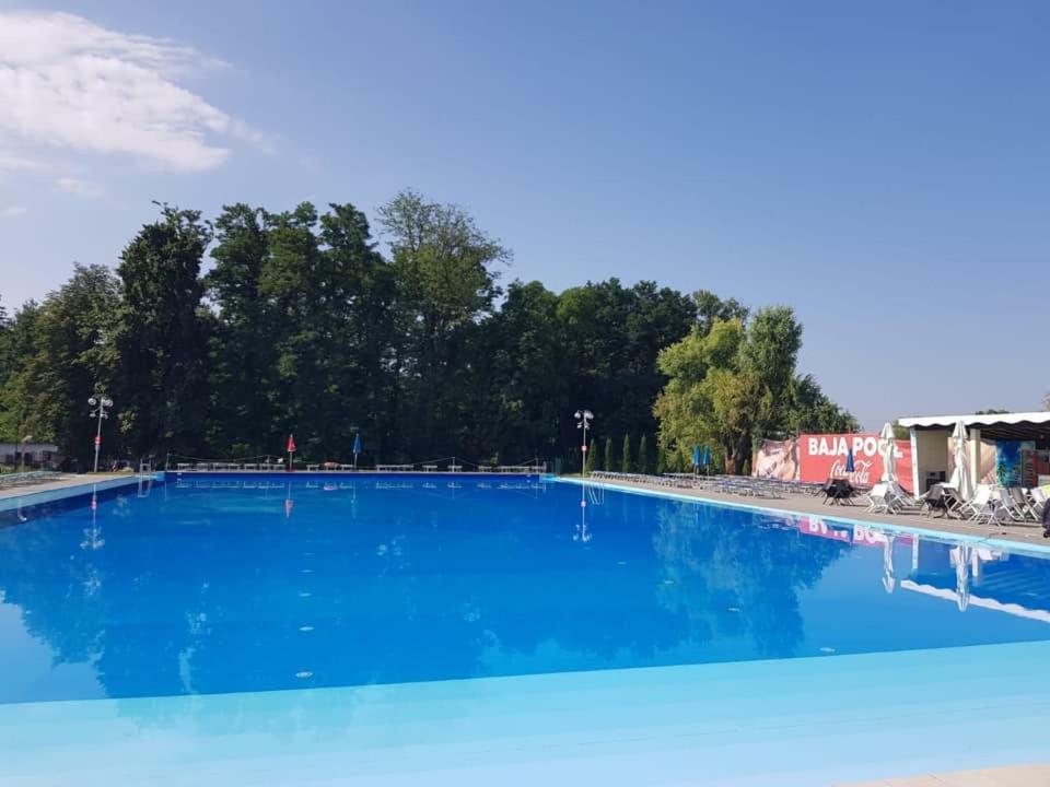 Elizabeth'S Rooms Gherla Екстер'єр фото