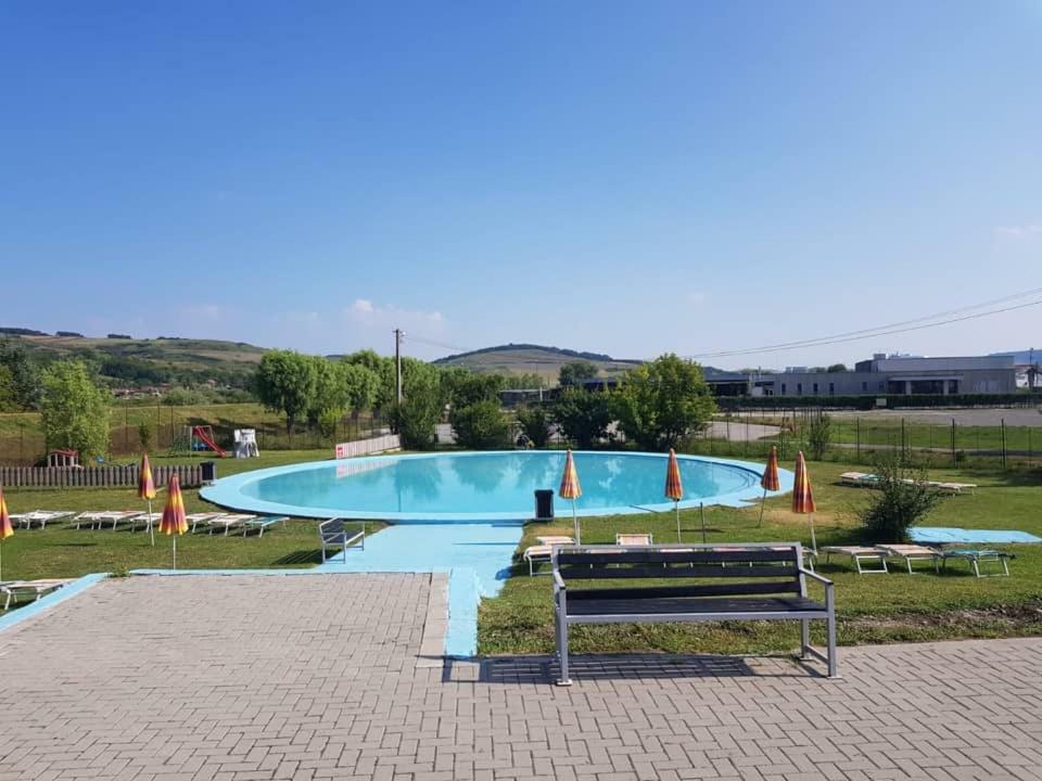 Elizabeth'S Rooms Gherla Екстер'єр фото
